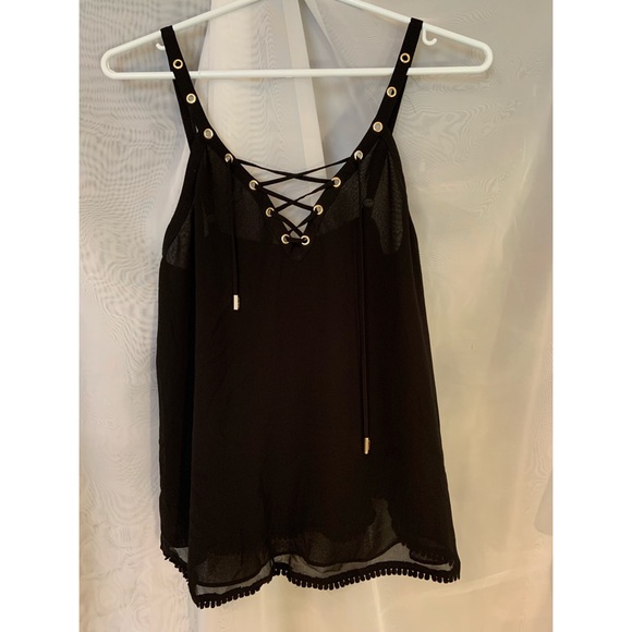 Guess Tank - Picture 1 of 3